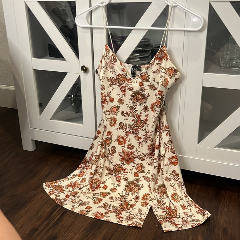 NWT Windsor dress Small Floral White